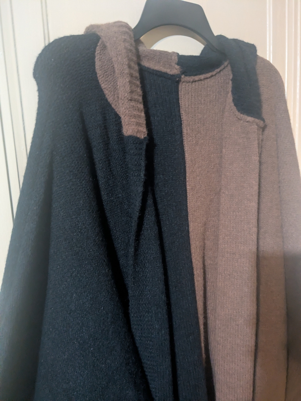 Women's Two-Tone Hooded Sweater - Black & Brown